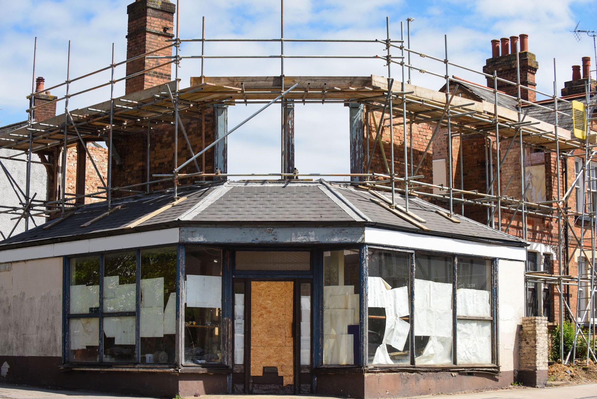 Scaffolding on building exterior to allow for renovation works